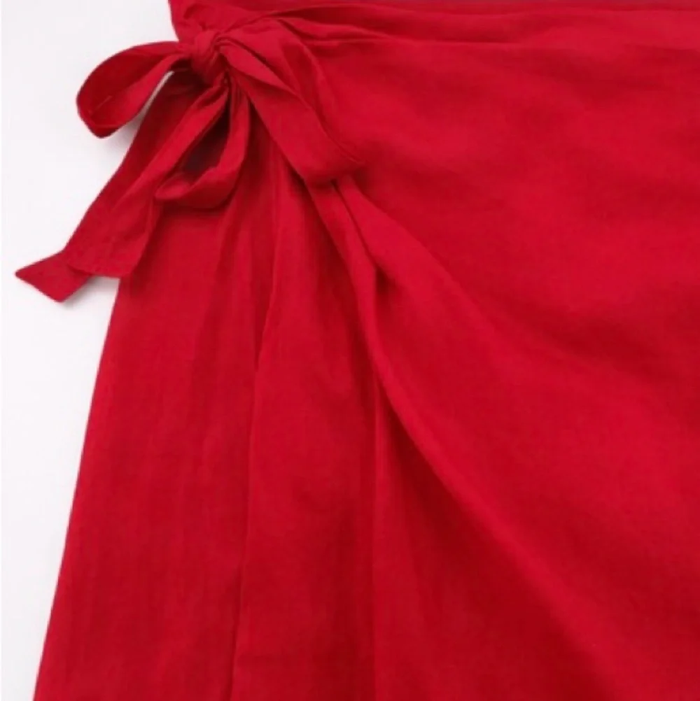 Beautiful New York & Company red chiffon wrap skirt NWT